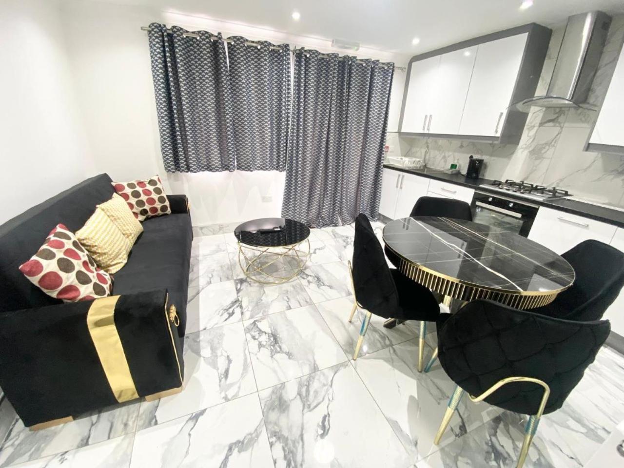 The Royal Boutique Kensington By , Sleep 11 Casa vacanze