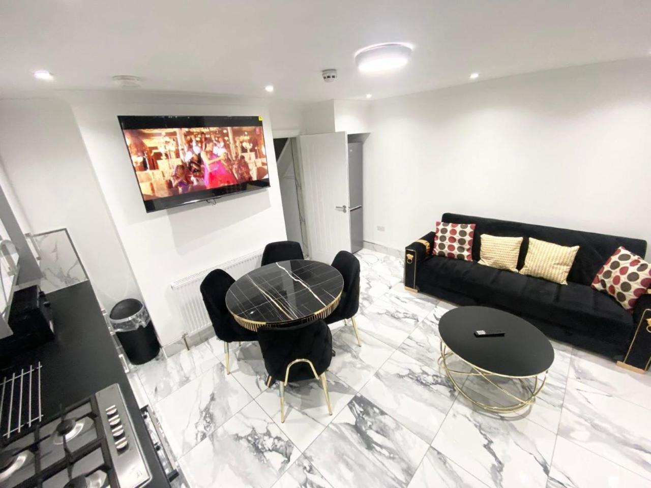 Casa vacanze The Royal Boutique Kensington By , Sleep 11 Londra